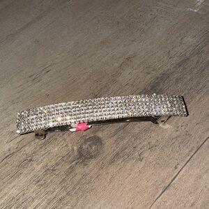 🏷️ NWT Elegant Silver Rhinestone Hair Clip